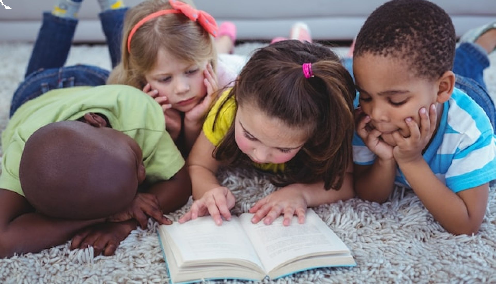 LIRE ENSEMBLE: UN CERCLE DE LECTURE